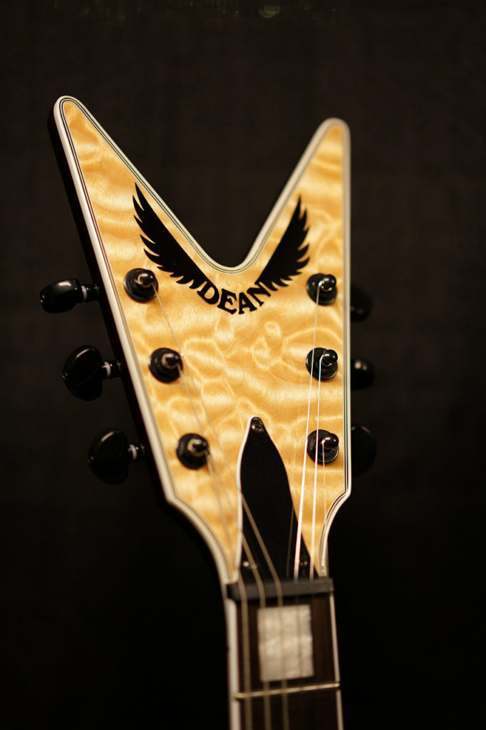 Dean V Custom (2019) - ヴィンテージホワイト Dean V Custom (2019) - ヴィンテージホワイト Dean V Custom