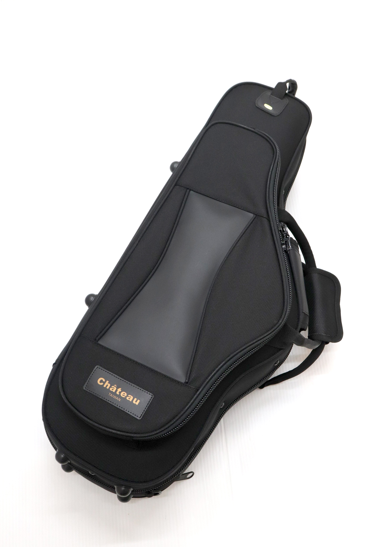 ブラックニッケルがクールなアルト・サックス「Chateau CAS