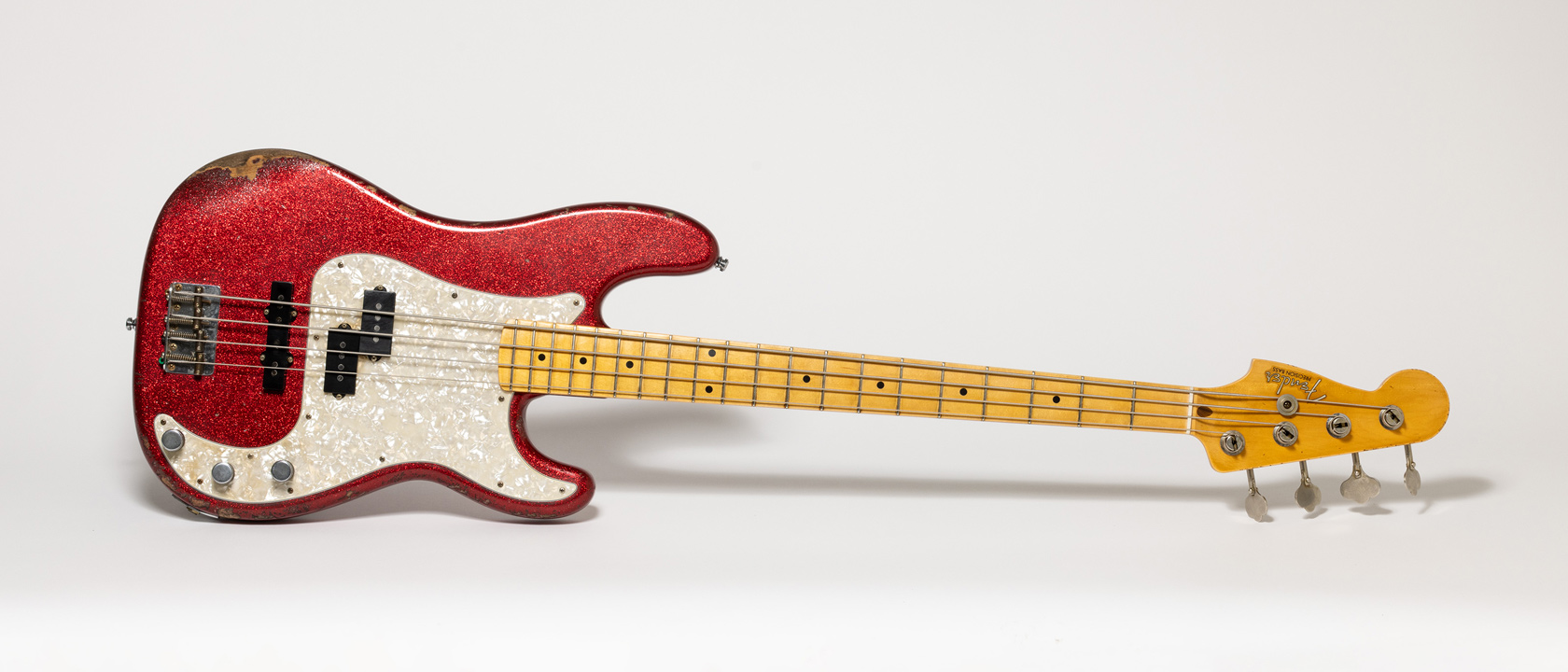 Fender Custom Shop より LUNA SEA のベーシスト 、J の新