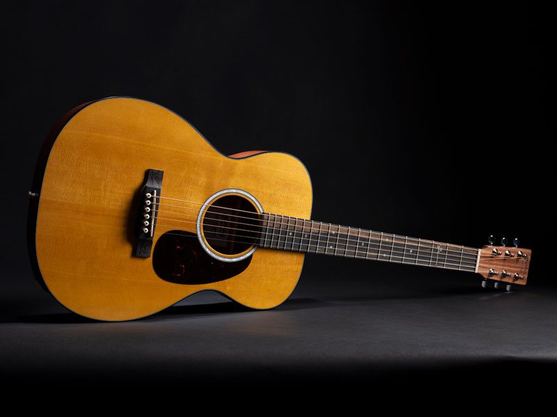 C.F.Martin Guitar 000JR-10E Shawn Mendes GLAM PHOTO 1
