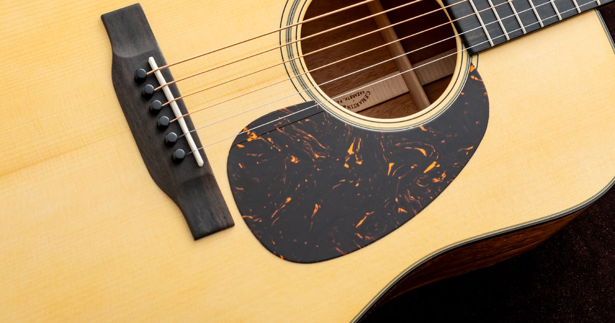 マーティン・カスタムショップよりD、000合わせて世界500本限定生産の