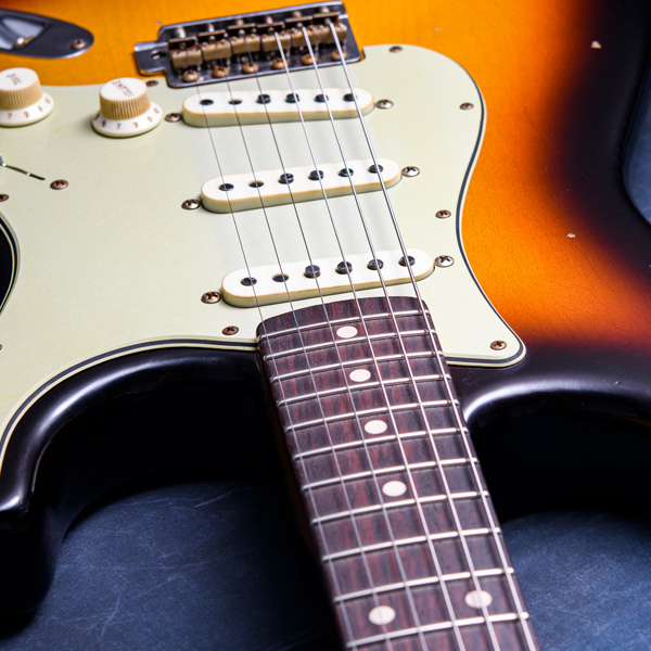Fender Custom Shop Limited Edition '62/'63 Stratocaster® Journeyman Relic® RW Faded Aged 3-Color Sunburst
