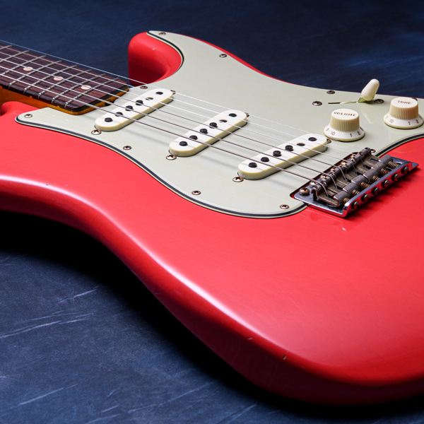 Fender Custom Shop Limited Edition '62/'63 Stratocaster® Journeyman Relic® RW Aged Fiesta Red