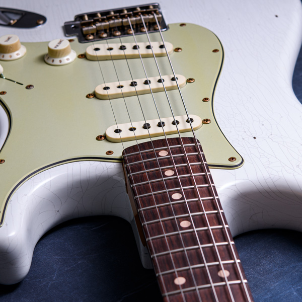 Fender Custom Shop Limited Edition '62/'63 Stratocaster® Journeyman Relic® RW Aged Olympic White