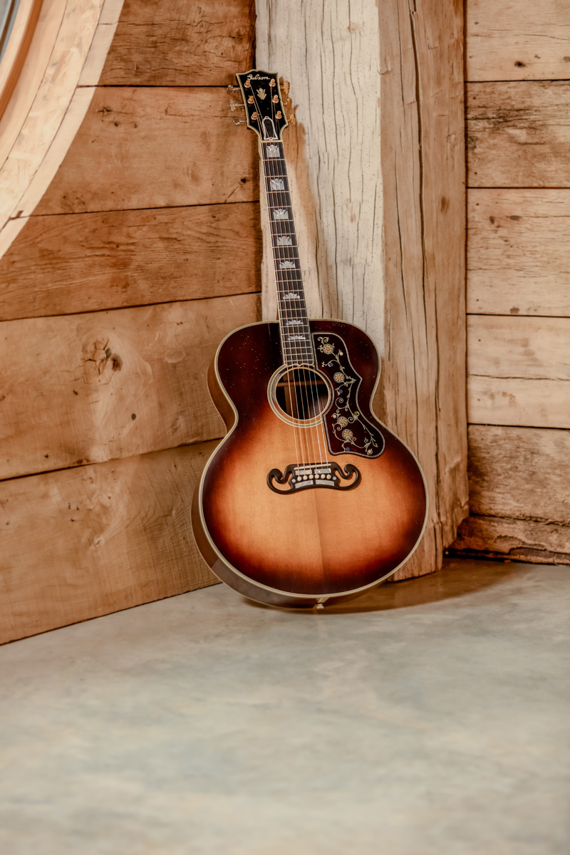 Pre-War SJ-200 Rosewood Light Aged