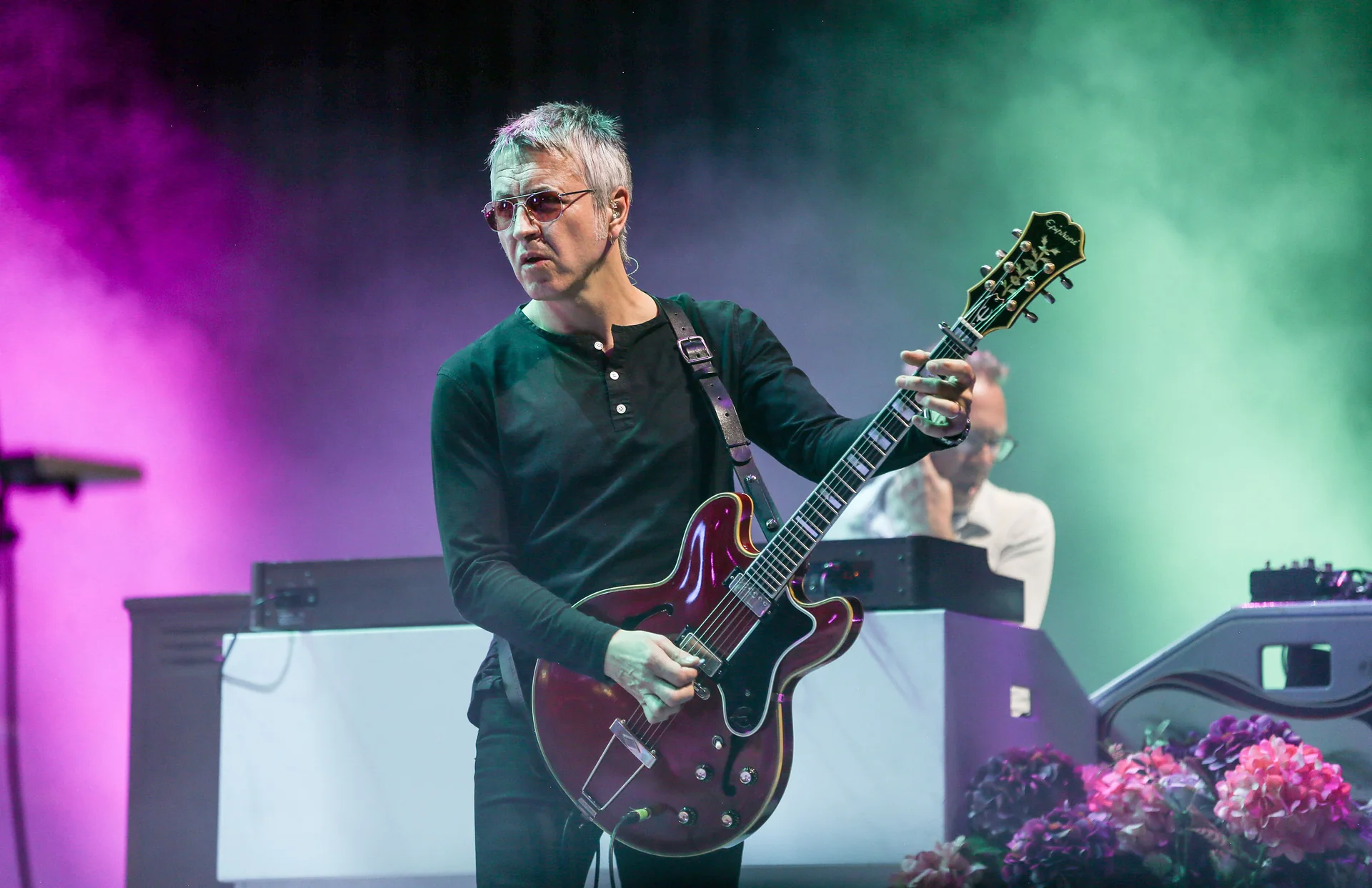 Gem_Archer_ _Epiphone_Sheraton_02_Sharon_Latham__hero_desktop