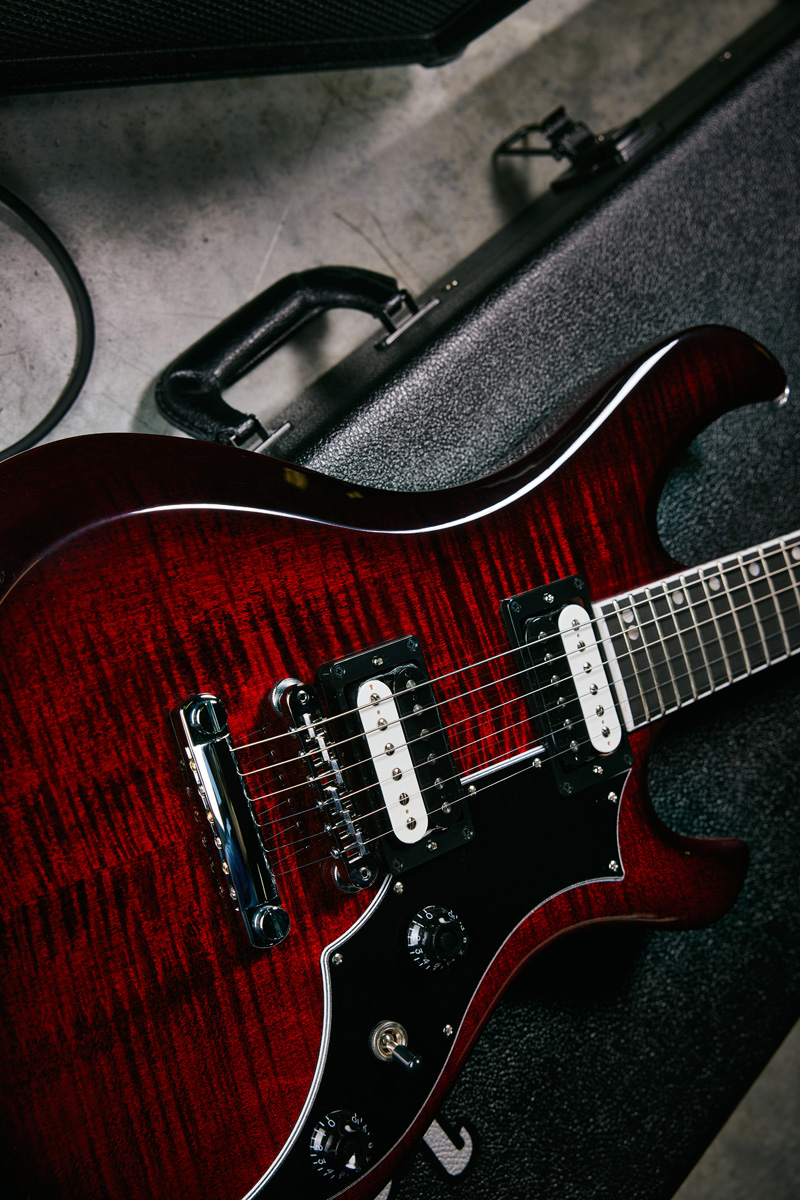 gibson_victory_figured_top