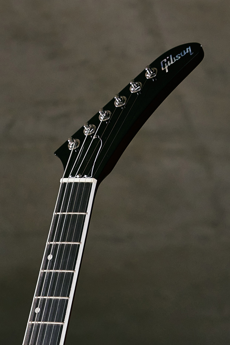 gibson_victory_figured_top