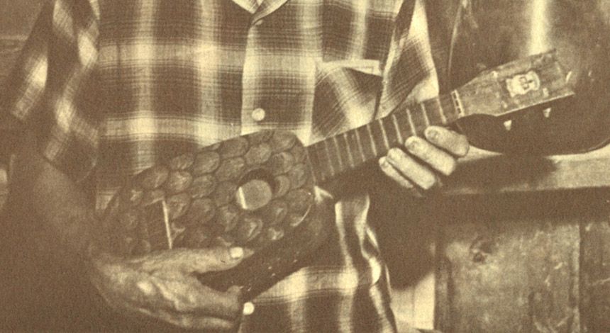 特許を取得したオリジナルのパイナップル・ウクレレ